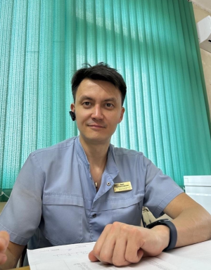 Заведующий хирургическим отделением - врач-хирург Конев Дмитрий Андреевич